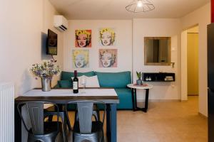 A kitchen or kitchenette at Urban Living, Minicasa Nomad - Kalamata's Hideaway
