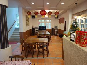 A seating area at Left Bank BnB