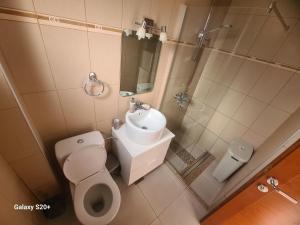 Phòng tắm tại Sunset studio Bečići