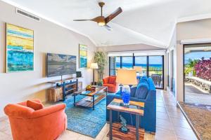 Χώρος καθιστικού στο KBM Resorts Spacious 4-Bedroom Kapalua Golf Collection Multi Unit Listing Golf Course Views 2 Free Rental Cars KGV-24P7P2