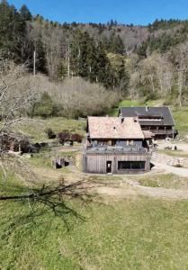 an old house in the middle of a field at Domaine du Petit Dorsbach in Soultzbach-les-Bains