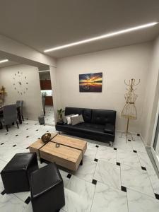 Χώρος καθιστικού στο Diamond studio