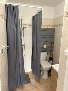 Et badeværelse på gite chez Galinette + 4 billeder