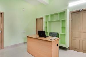 TV o dispositivi per l'intrattenimento presso SPOT ON Sri Devi Residency