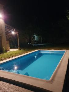 Πισίνα στο ή κοντά στο La casa de los abuelos lugar para disfrutar