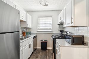 Η κουζίνα ή μικρή κουζίνα στο Rex Townhomes 2407r I Comfy 2 Bed 2 Bath