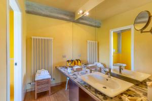 Ένα μπάνιο στο Villa Miranda - Design & Relax +55 φωτογραφίες