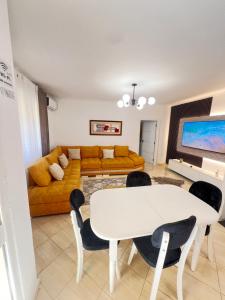 Gallery image of Pishat e Buta Apartment Golem in Golem