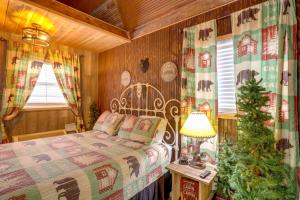 Φωτογραφία από το άλμπουμ του Romantic Escape in Greers Ferry Less Than 1 Mi to Lake σε Higden