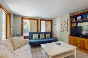 Μια τηλεόραση ή/και κέντρο ψυχαγωγίας στο The Woodland Cottage