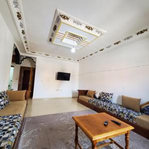 Televisyen dan/atau pusat hiburan di Warzazat Apartments