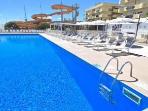 Bazén v ubytování Hotel Majorca nebo v jeho okolí