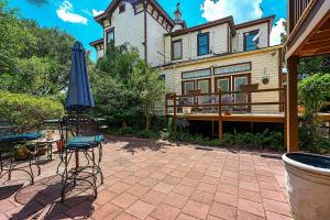 Zahrada ubytování Parlor Room with Private Entrance Bathroom in a Victorian house