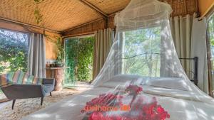 Postel nebo postele na pokoji v ubytování Chale em Taubate com Banheira e Vista Natural + 28 fotografií