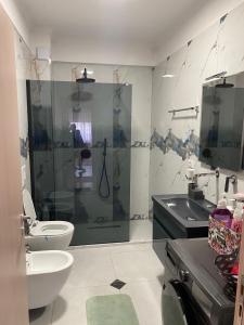 Afbeelding uit fotogalerij van Delux Apartment in Pogradec