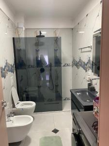 Afbeelding uit fotogalerij van Delux Apartment in Pogradec