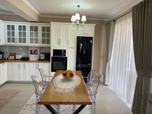 Afbeelding uit fotogalerij van Delux Apartment in Pogradec +33 foto's