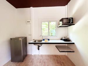 Η κουζίνα ή μικρή κουζίνα στο Serenity House with Large terrace +14 φωτογραφίες