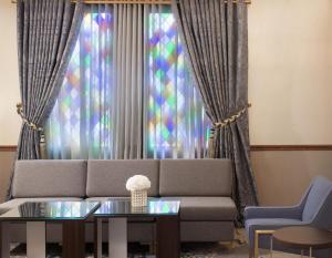 Hotel Royer Urbana Champaign, Tapestry Collection by Hilton的休息区