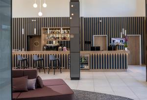 Hampton By Hilton Potsdam Babelsberg酒廊或酒吧区