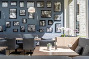 Hampton By Hilton Potsdam Babelsberg的休息区