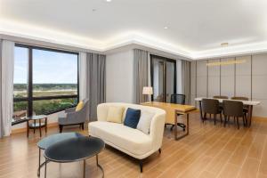 DoubleTree by Hilton Vientiane的休息区