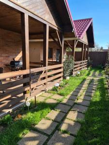 Κήπος έξω από το Betyár Apartmanházak Tiszafüred