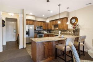 Dapur atau dapur kecil di Branson Hills Getaway - Sleeps 6