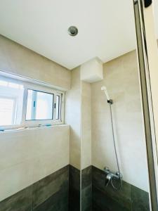 Ένα μπάνιο στο ONOMSUIT-Appartement en plein centre ville RABAT +19 φωτογραφίες