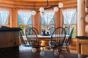 Fotografie z fotogalerie ubytování Fiddler lake Resort Chalet 86 Deer v destinaci Mille-Isles