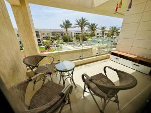 Balkón nebo terasa v ubytování Cozy Studio Apt @ G-cribs El Gouna with a View.