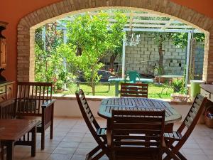 A garden outside Casa Vacanza Villa Filomena