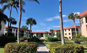 Κήπος έξω από το 2BR 1st floor beachfront condo on Sanibel Island Sandalfoot 5A1