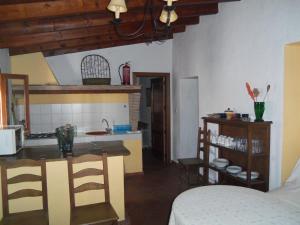 Kuchyňa alebo kuchynka v ubytovaní Casas Rurales Jardines del Visir