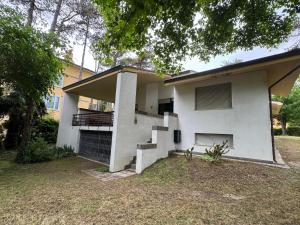 Το κτήριο όπου στεγάζεται  η βίλα