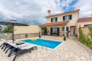 Hồ bơi trong/gần Family friendly house with a swimming pool Kanfanar, Central Istria - Sredisnja Istra - 24042