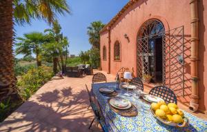 Φαγητό σε αυτή η παραθεριστική κατοικία ή κάπου εκεί κοντά