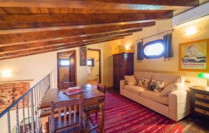 Χώρος καθιστικού στο Gorgeous Home In Menfi With Wifi