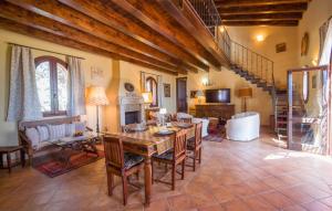 Χώρος καθιστικού στο Gorgeous Home In Menfi With Wifi