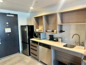 Kuchyň nebo kuchyňský kout v ubytování Home2 Suites by Hilton Rahway