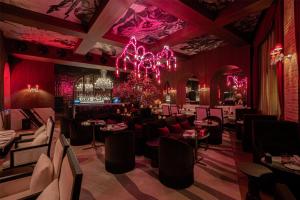 Hotel SAX Paris, LXR Hotels & Resorts餐厅或其他用餐的地方