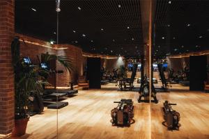 Hotel SAX Paris, LXR Hotels & Resorts的健身中心和/或健身设施