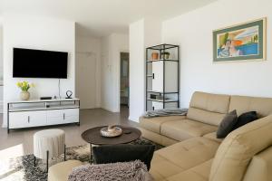 Televízia a/alebo spoločenská miestnosť v ubytovaní Apartment Birgir in Sukosan