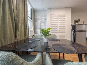 Fotografie z fotogalerie ubytování Sage Stay by the Train, We Pay Half Your Parking, 2 Queen Beds plus Sleeps 6 v destinaci Hoboken