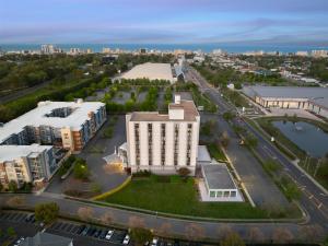 Letecký snímek ubytování DoubleTree by Hilton Virginia Beach