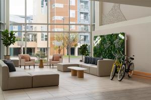 Posezení v ubytování DoubleTree by Hilton Virginia Beach