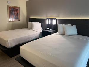 Postel nebo postele na pokoji v ubytování Motel 6 Las Vegas, NV - Strip