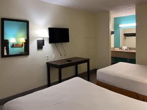Postel nebo postele na pokoji v ubytování Motel 6 Las Vegas, NV - Strip