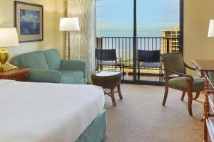 Postel nebo postele na pokoji v ubytování Hilton Hawaiian Village Waikiki Beach Resort