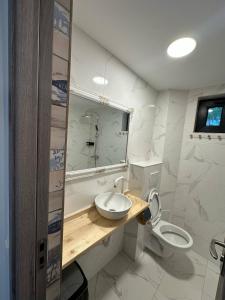 Et badeværelse på Blues House + 32 billeder